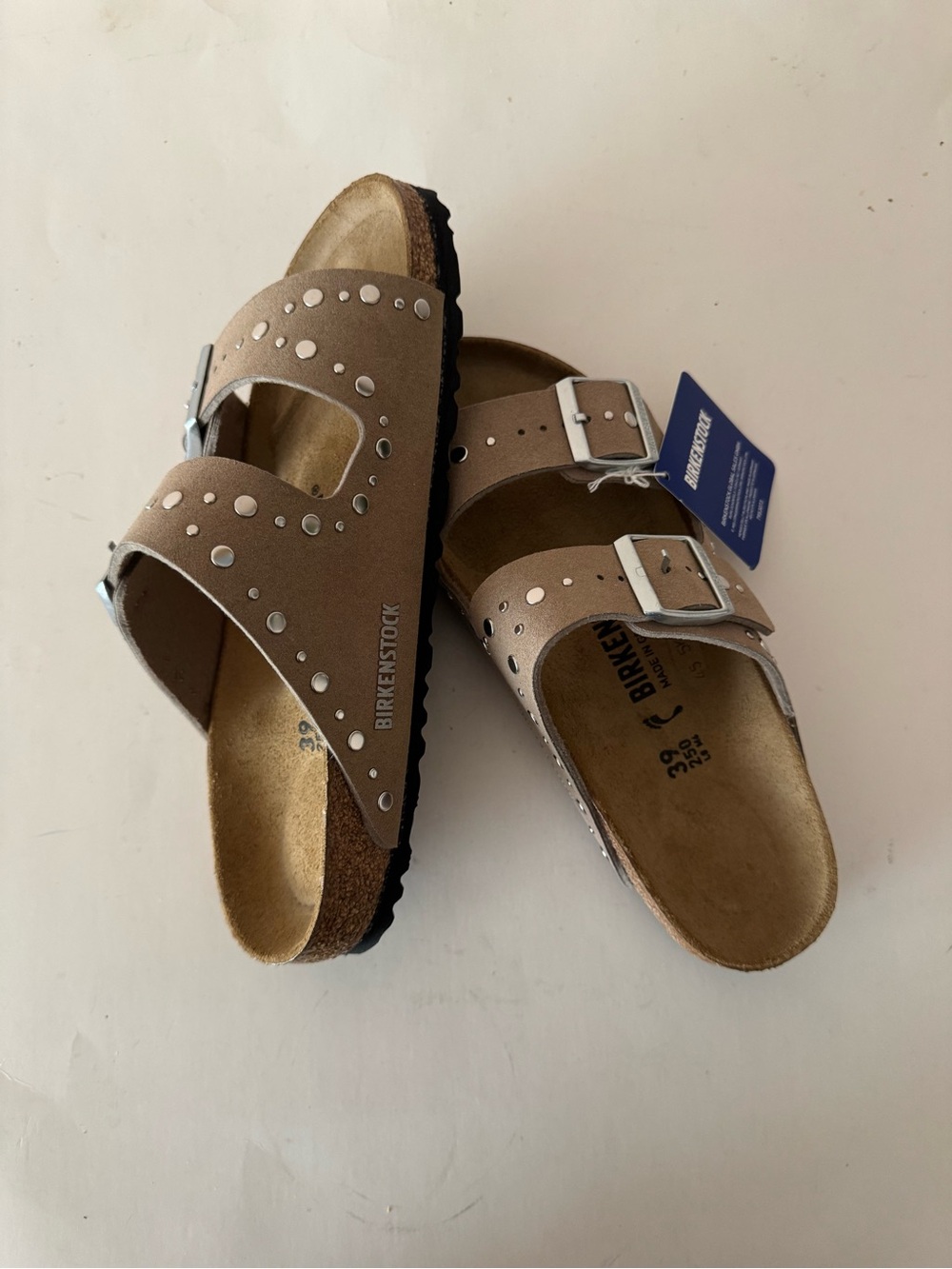 Birkenstock Arizona Rivet Sandal. Studded Arizona Sandals. Size: 6, 37, 8, 39